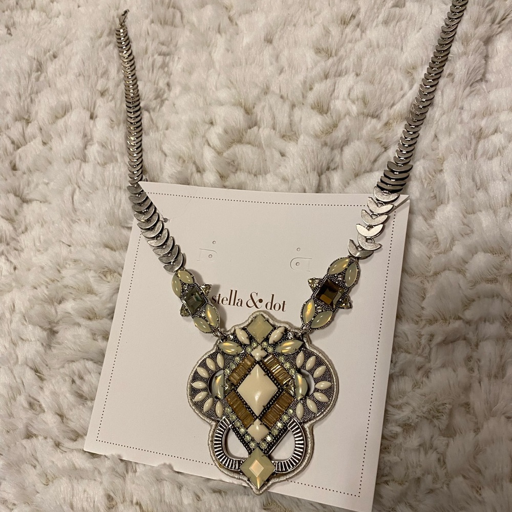Stella & dot necklace